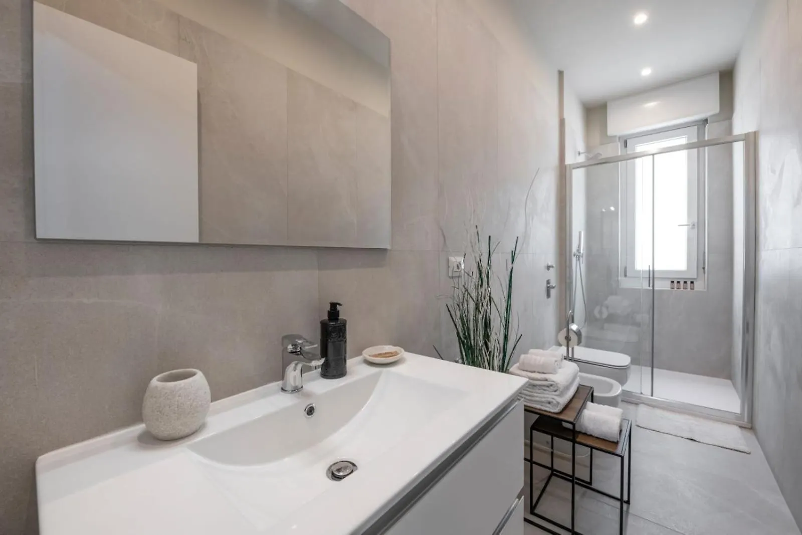 Apartamento Bright And Modern Double Bedroom Bocconi Milão