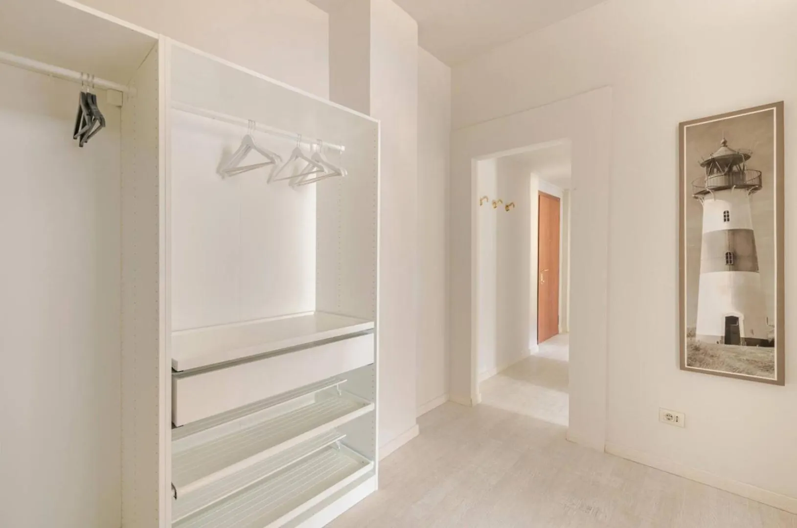 Bright And Modern Double Bedroom Bocconi Milão